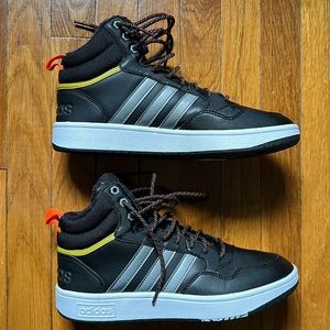 Adidas hoops 3.0 mid classic winterized sneaker